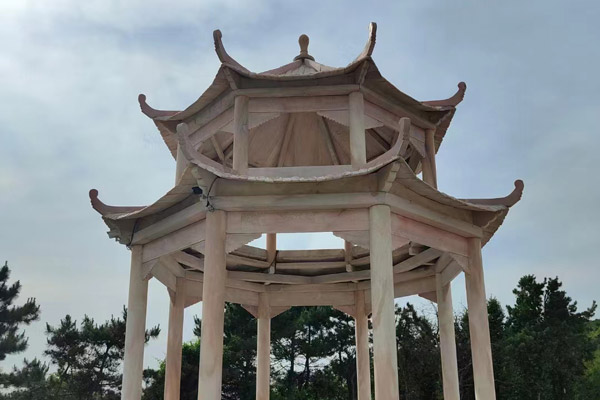 沈阳陵园都有哪些墓葬形式？沈阳圣龙泉公墓生态葬价格是多少？